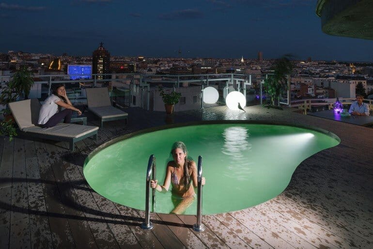 Attic House Situated in a Tower in the Center of Madrid (13)