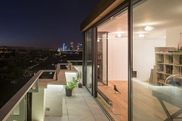 Attic House Situated in a Tower in the Center of Madrid (5)