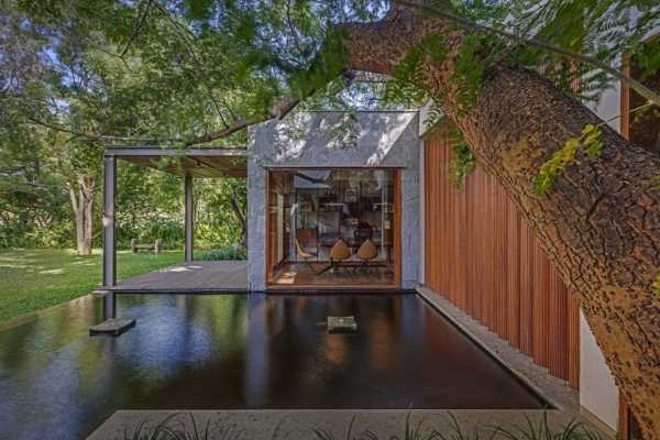 Krishnan House by Khosla Associates