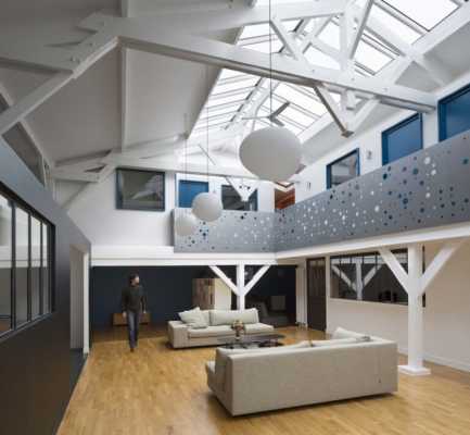 Old Carpentry Transformed into a Light-Filled Loft