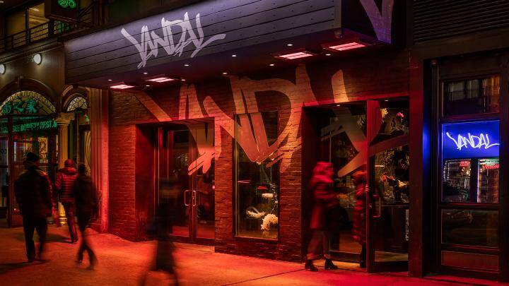 Vandal Restaurant Celebrates Street Art and Street Food (1)