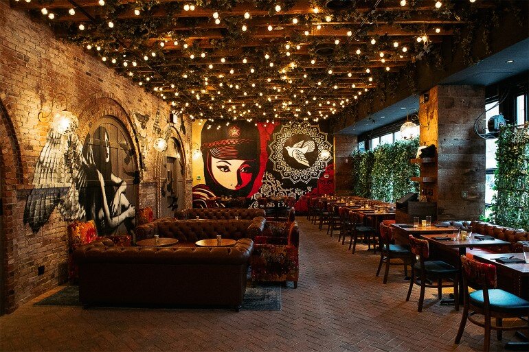 Vandal Restaurant Celebrates Street Art and Street Food (7)