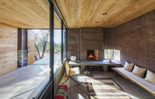 Casa Caldera: Small Shelter in Arizona by DUST Architects