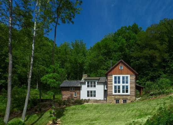 Hazel River Cabin by Bonstra Haresign Architects