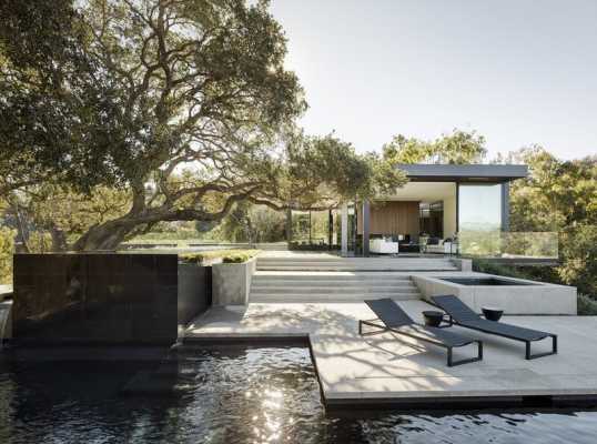 Oak Pass House with Panoramic Canyon Views / Walker Workshop