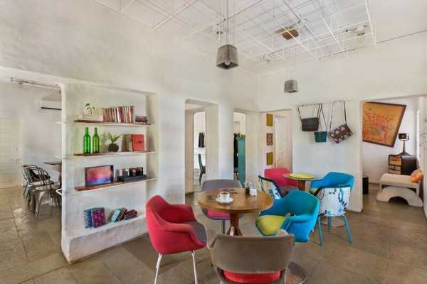 Project Cafe – Dynamic Space for Food, Art and Retail