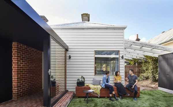 Addition to an Existing Double Fronted Dwelling: Tunnel House