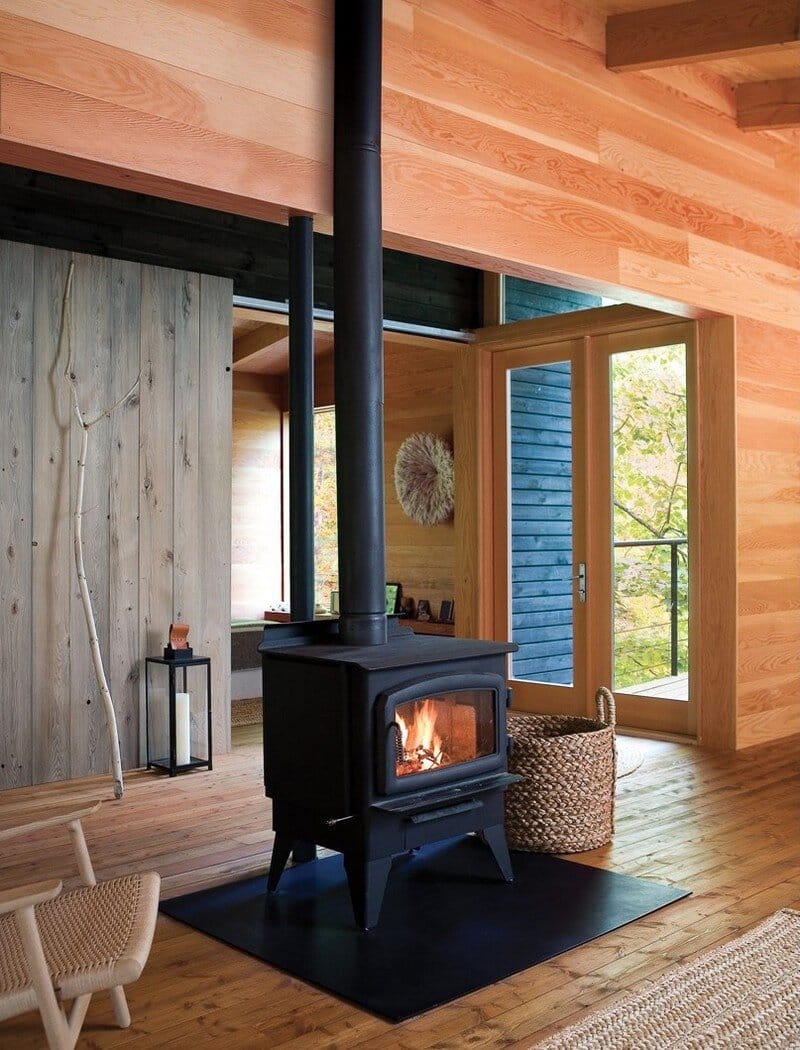 Off-the-Grid Cottage Nature-Inspired Retreat in Haliburton Highlands 4