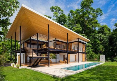 Sustainable Terrace House Almost Completely Open To The Outside
