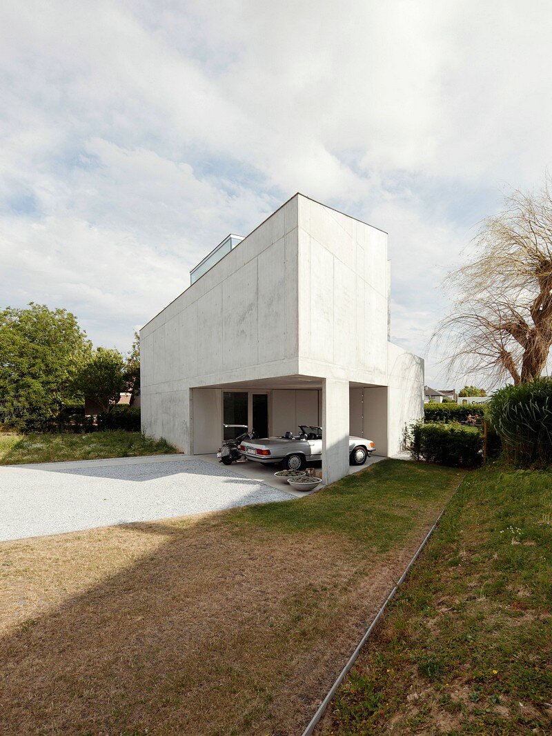 Freestanding Concrete House 14