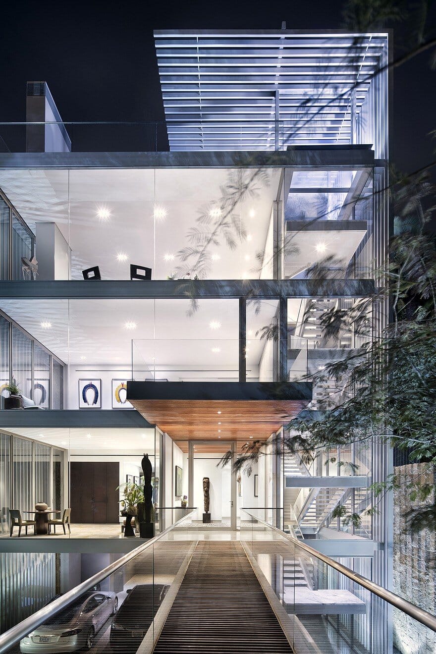 Vertical House in Dallas 1