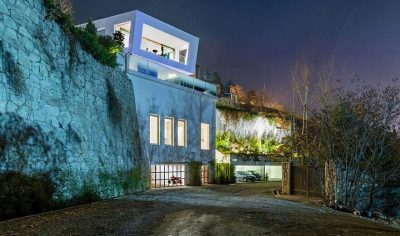 Lavasan Villa by Hariri & Hariri Architecture
