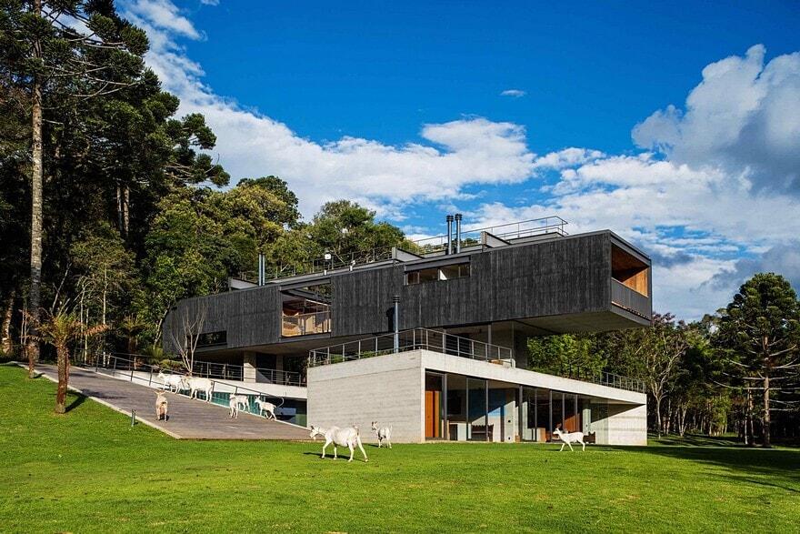 Mantiqueira House by Una Arquitetos