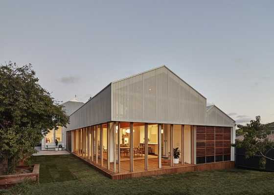 MAKE Architecture Adapted Japanese Sliding Timber Screens to Renovate an Australian Home