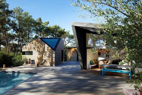 Modern Holiday House Inspired by Forest Cabins 4