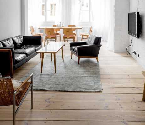 Reconstruction of a Holiday Flat in a Small Tenement House