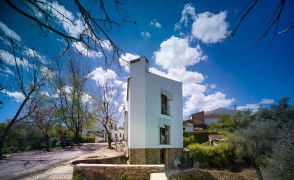 Recreational Retreat Built on the Ruins of an Old Stone Buildings