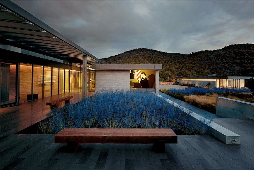 Santa Fe House Designed for Living with a Contemporary Art Collection 19