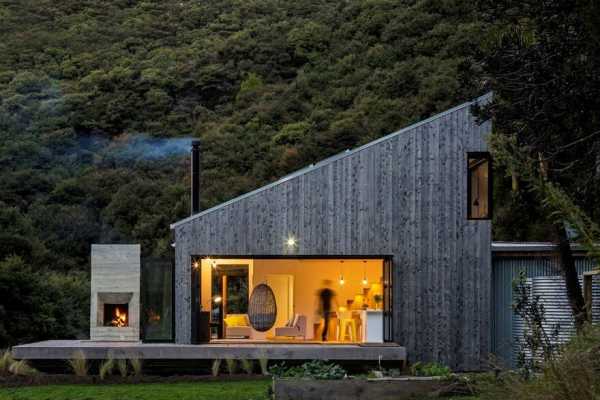 Modern Family Bach Inspired by New Zealand’s Backcountry Huts