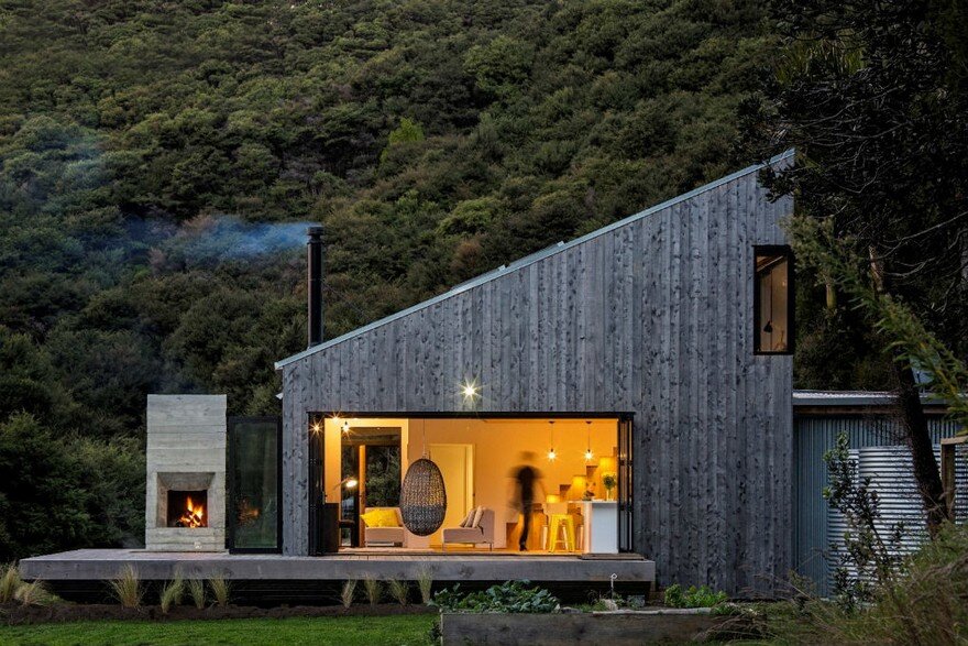 Modern Family Bach Inspired by New Zealand’s Backcountry Huts