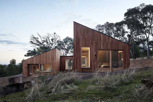 Two Halves House by Moloney Architects