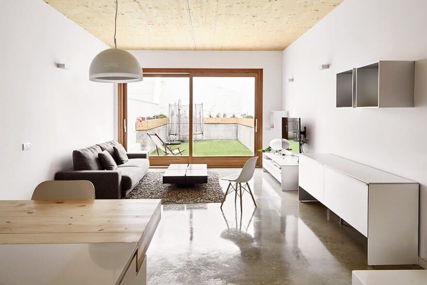 Energy-Efficient Home Built Between Two Dividing Walls in Terrassa, Barcelona 3