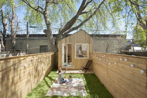 Garden Studio Nestled in the Backyard of a Toronto Home 8