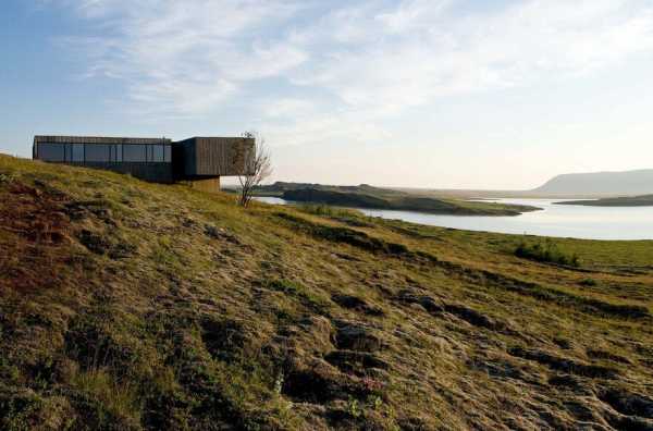 A Concrete Vacation Home as Minimal as a Gallery