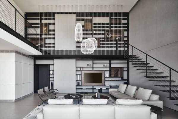 Contemporary Duplex in Ramat HaSharon Displaying an Industrial-Creative Look