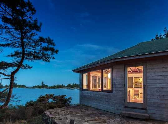 Georgian Bay Cottage, Agathom 13