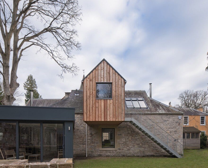 Newbattle House: Extension of a 19th Century Stable Block to Form an Artist Studio