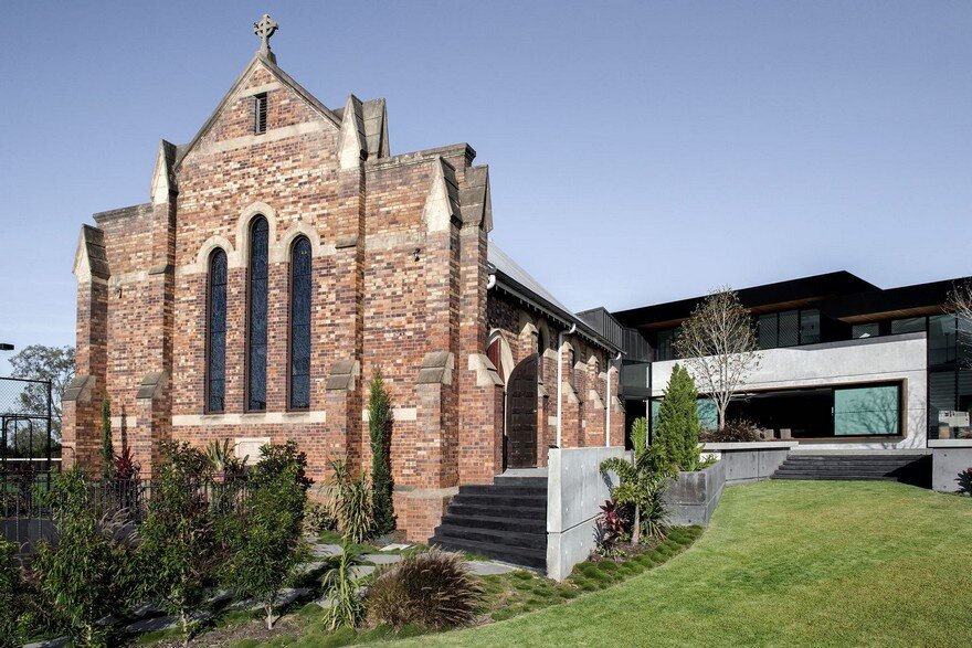 Church House is an Adaptation of an Existing Heritage Church into a Unique Family Home