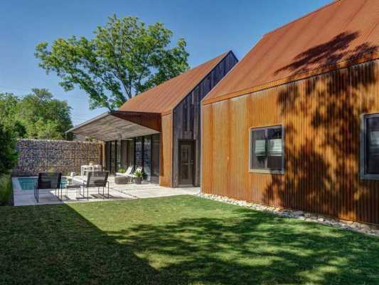 Linder House is Inspired by the Historic Texas Blackland Prairie Homestead 4