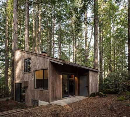 Mid-Century Sea Ranch Cabin in California Gets an Inspiring Upgrade