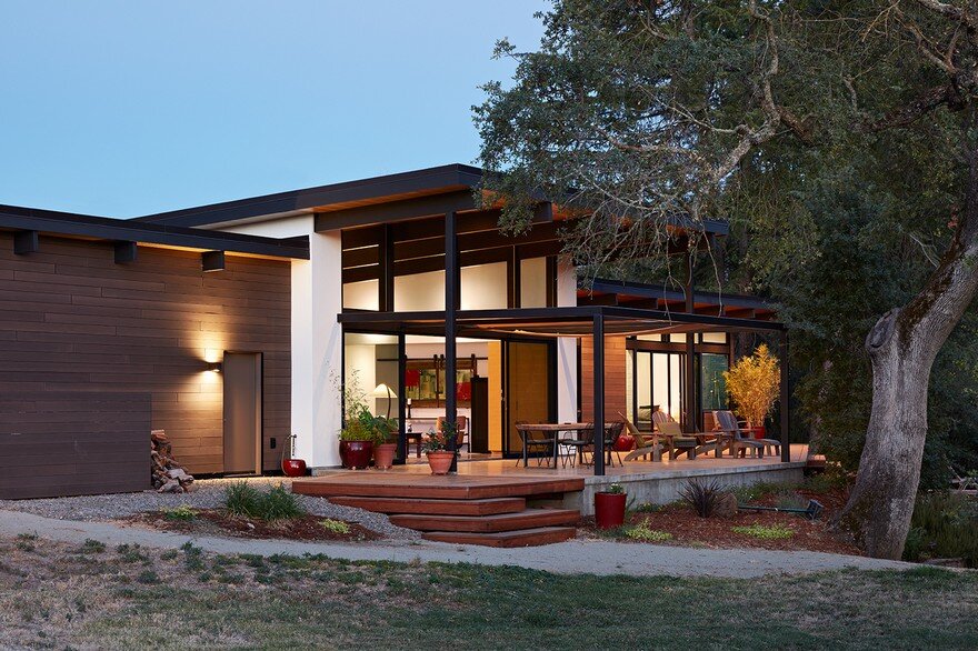 Sacramento Modern Residence with Classic Charm 1