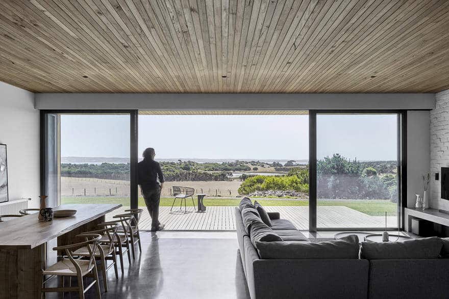 Modern Timber-Clad Home Inspired by Traditional Barn: Two Pavilions 2