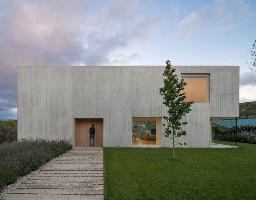 Pamplona House / Pereda Pérez Arquitectos