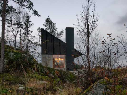 Rones Cabin with a View of the Fjord / Sanden+Hodnekvam Architects