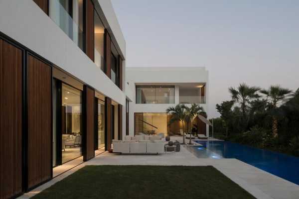 The Burj Residence in Dubai / VSHD Design