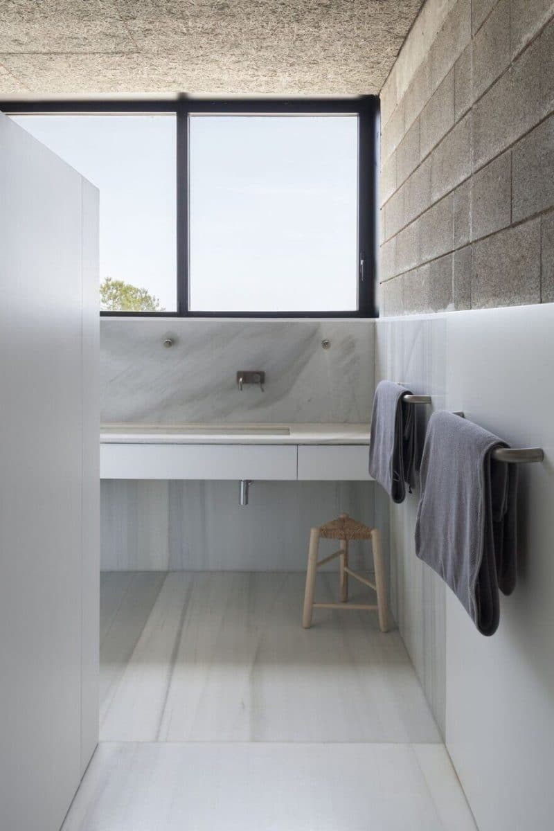 Mount Maigmo House / Alfredo Paya Benedito