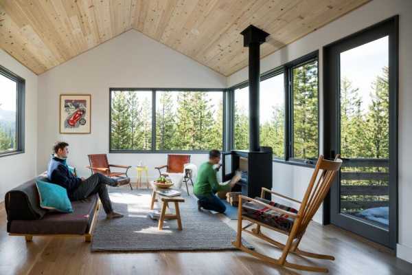 Ulery Lake Cabin Near Yellowstone National Park / Lake Flato Architects