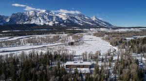 Riverbend House: A Modern Art Piece on the Banks of the Snake River