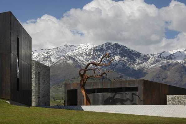 Arrowtown House by RTA Studio is Shaped by Its Environment