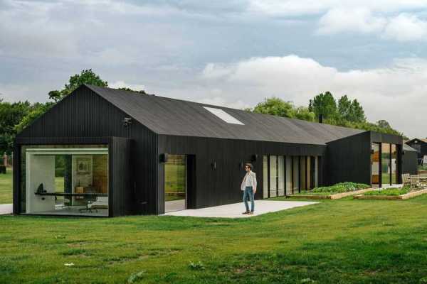 A Contemporary Hampshire Barn Set within a Landscape of Fields and Woods