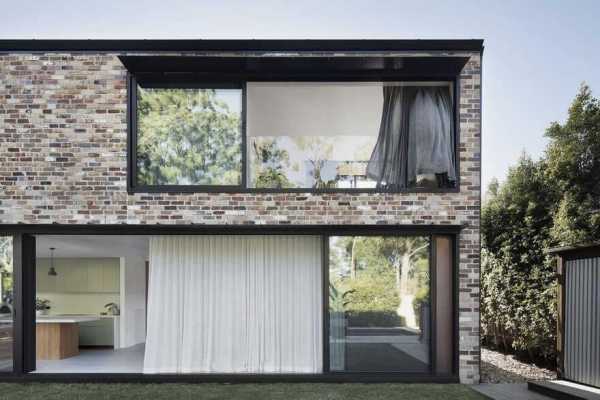 Brick Courtyard House / Youssofzay + Hart