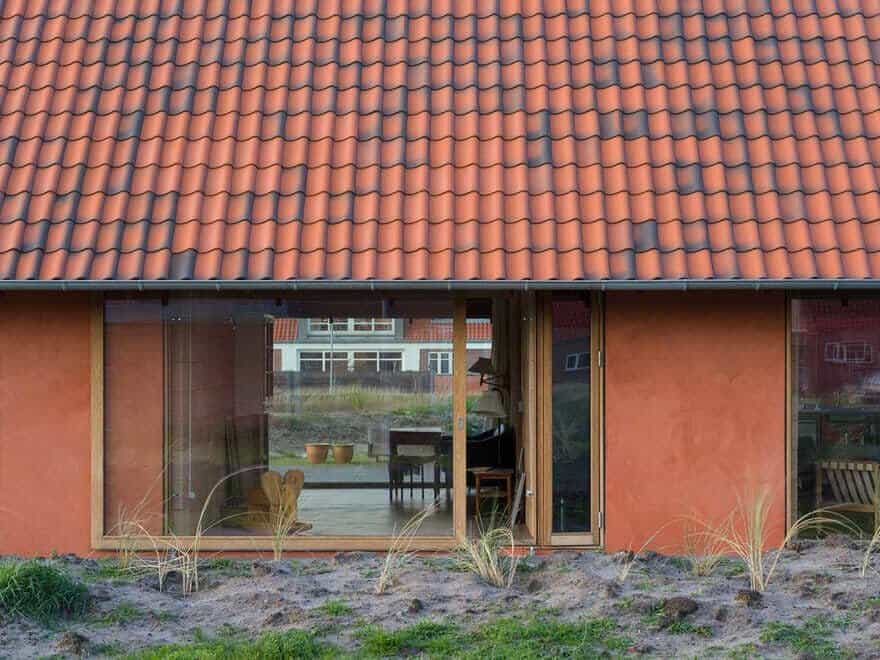 Modern Danish Longhouse / Lenschow & Pihlmann