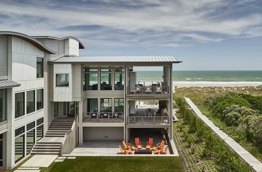 Figure Eight Island Beach House / Kersting Architecture