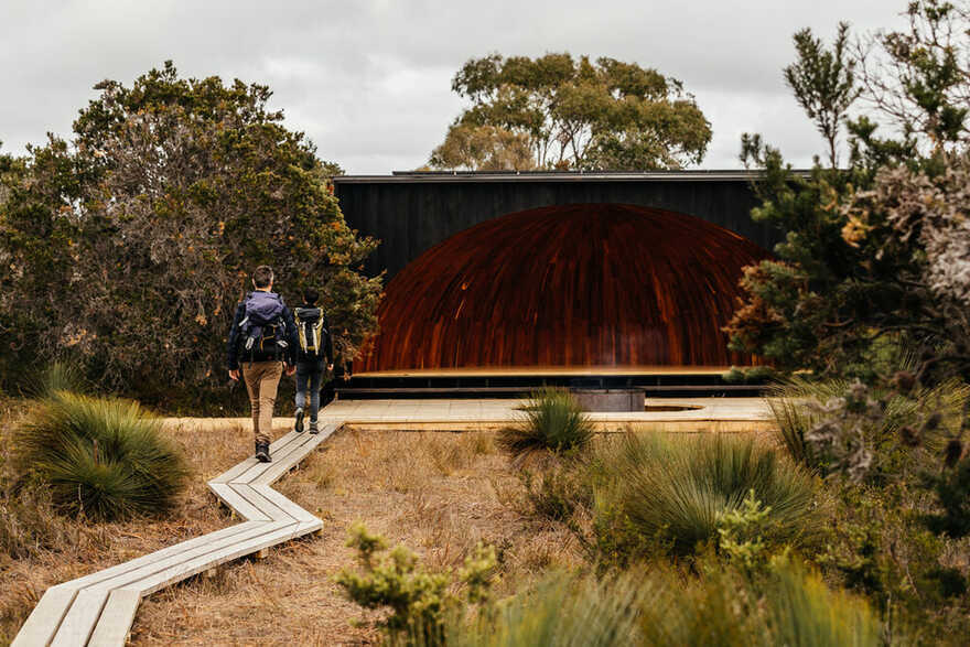 Krakani Lumi Standing Camp / Taylor and Hinds Architects