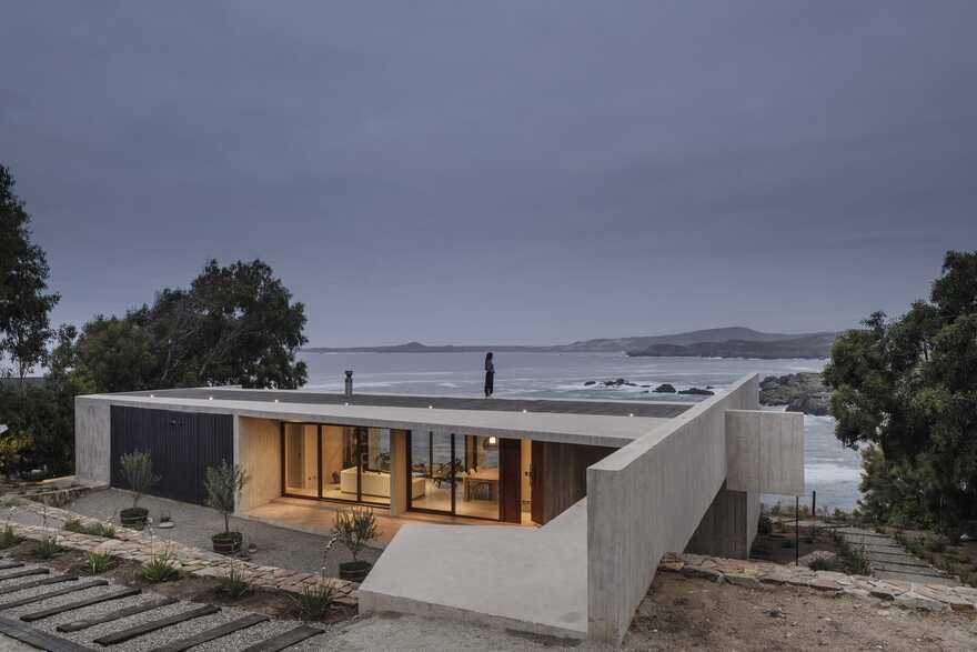 Cipolla House by Felipe Assadi Arquitectos