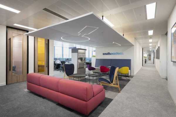 Southeastern Rail Workspace in London by Oktra